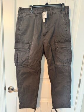 AE lived in cargo pants